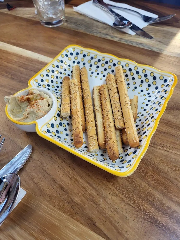 Crackers and Hummus