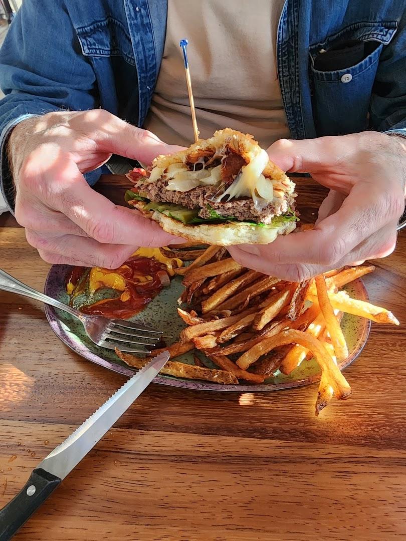 Joe's Green Barn Restaurant